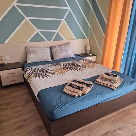 Apartamento тристаен еуфория, влас